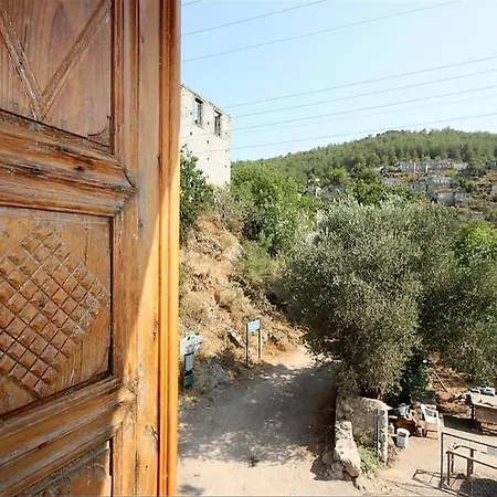 Vasil, Relish Kayakoy فيلة فتحية